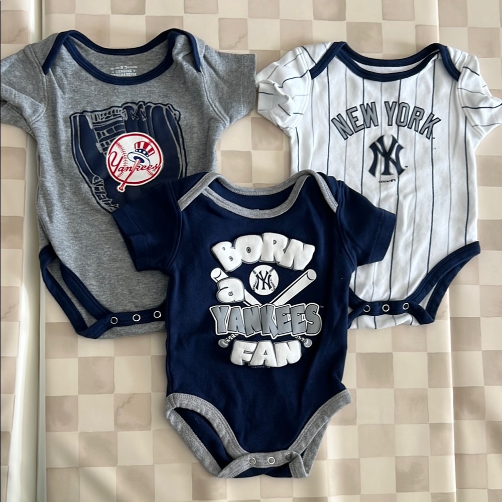 New York Yankees Baseball Baby Onesie - 0-3M